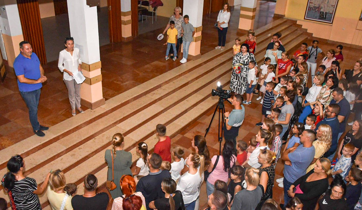 СВЕЧАНИ ПРИЈЕМ ПРВАКА У ОШ „БРАНКО РАДИЧЕВИЋ“