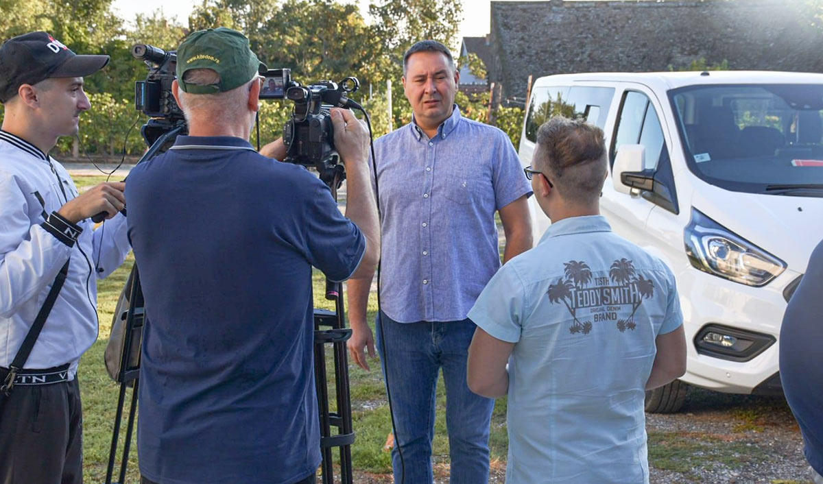 ПРВИ ДАН У ШКОЛУ НОВИМ КОМБИ ВОЗИЛОМ