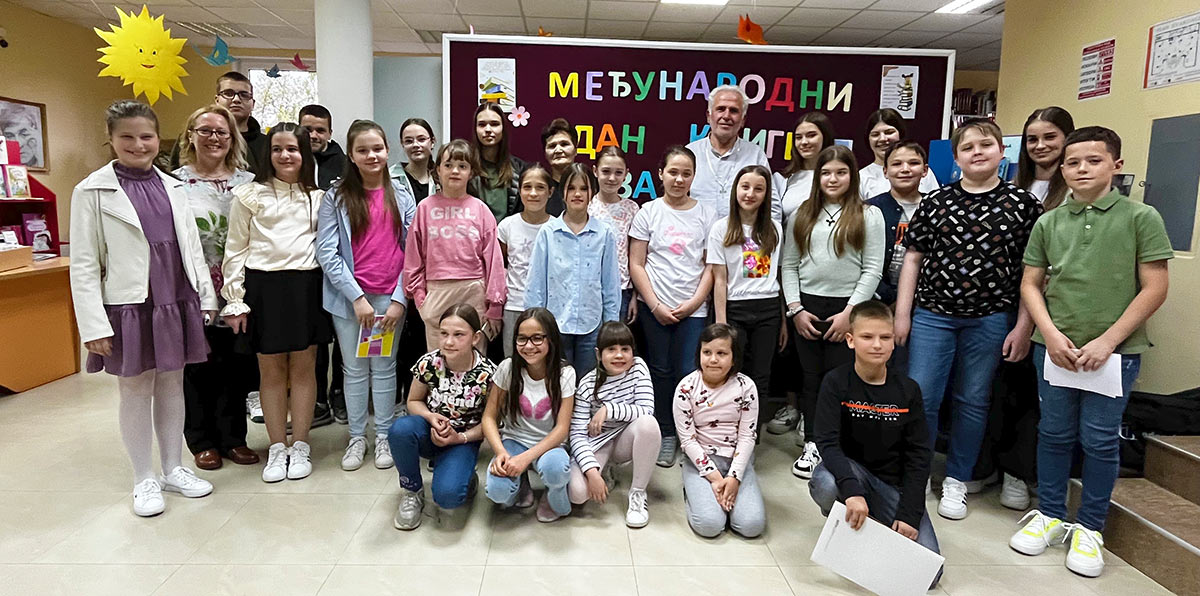НАСТУП ДЕЦЕ У БИБЛИОТЕЦИ ПОВОДОМ ОБЕЛЕЖАВАЊА МЕЂУНАРОДНОГ ДАНА ДЕЧЈЕ КЊИГЕ